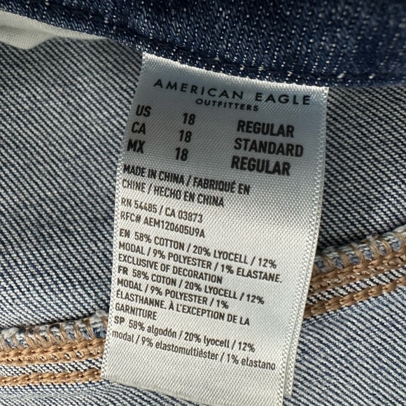 American Eagle Jeans Women's Size 18 Reg Blue Denim Curvy Mom Stretch Distressed - Picture 14 of 14